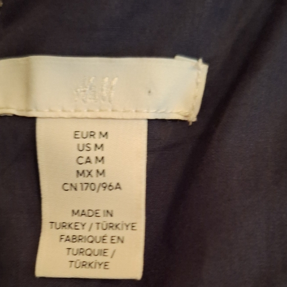 H&M Pink and Purple Floral Puff Sleeve Blouse. Excellent Condition Size Medium - Picture 9 of 11